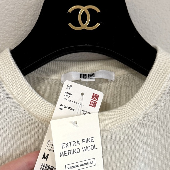 NWT 100% Cashmere Uniqlo White Crew Neck Long Sleeve Sweater Top - Picture 3 of 7